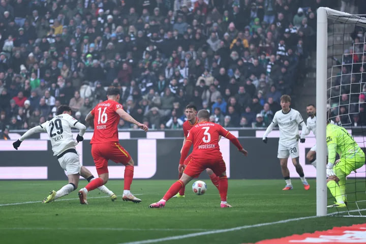 B. Monchengladbach vs Augsburg (21:30 – 11/01) | Xem lại trận đấu